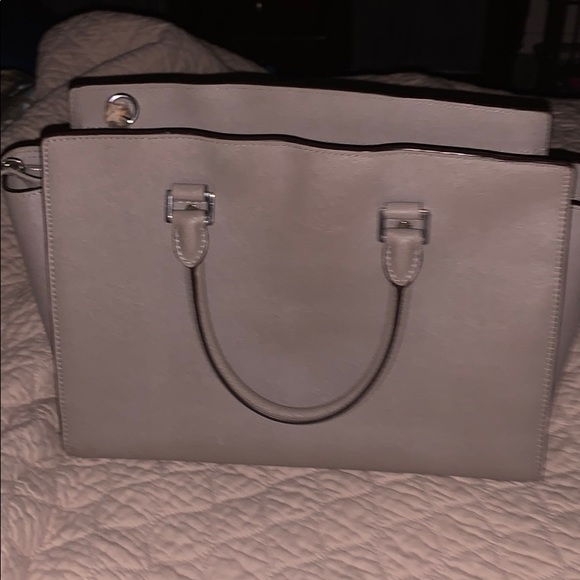 MK purse - Picture 4 of 4